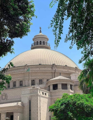 رئيس جامعة القاهرة يتابع انتظام العملية التعليمية بكليات الجامعة ومعاهدها