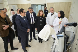 رئيس جامعة القاهرة يتفقد مشروعات التطوير والتوسعات الجديدة لمجمع العيادات الخارجية