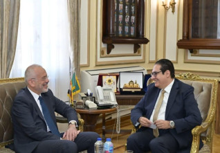 رئيس جامعة القاهرة يستقبل السفير اليوناني بمصر لبحث سبل تعزيز التعاون المشترك مع الجامعات اليونانية
