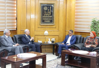 رئيس الجامعة يستقبل وفد هيئة الاعتماد والرقابة الصحية للاعتماد المبدئي للمستشفيات إصدار 2025