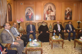 محافظ بني سويف يزور عدداً من الكنائس والأديرة لتهنئة قيادات وأبناء الطوائف المسيحية بعيد القيامة المجيد