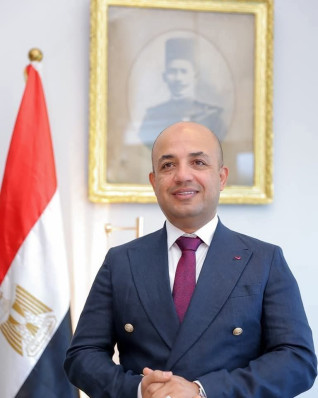 بعد تداول قصته .. الكابتن إسماعيل موسى يتبنى حالة "عم عزت" رغم وجوده بموسم الحج
