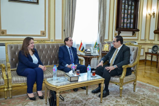 رئيس جامعة القاهرة يستقبل أمين عام رابطة الجامعات الإسلامية والأمين العام المساعد