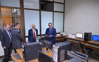 رئيس جامعة القاهرة يتفقد معامل التنسيق الإلكتروني  للاطمئنان على جاهزيتها لاستقبال طلاب الثانوية العامة