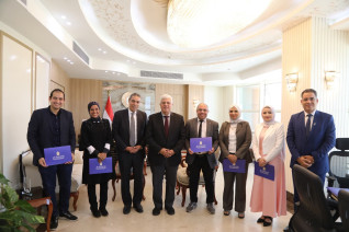 وزير التعليم العالي يكرم الفريق الإعلامي بالوزارة تقديرًا لإسهاماته في تطوير منظومة  الإعلام الرقمي والتفاعل مع الجمهور