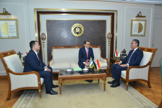 وزير التموين يستقبل سفير أوزبكستان لبحث تعزيز التعاون في مجال التجارة الداخلية والاستفادة من تجربة تتبع السلع الأساسية