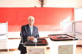 وزير التعليم العالي يُدلي بصوته في انتخابات مجلس النواب 2025م بمدرسة سيزا نبراوي