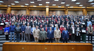 جامعة القاهرة تحتفل بتكريم طلابها المتميزين المشاركين في فترة المعايشة بالأكاديمية المصرية العسكرية