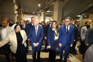 وزيرا التموين والتنمية المحلية ومحافظ القاهرة يفتتحون سوق ومعرض مستلزمات الأسرة والسلع الغذائية المخفضة بالسبتية