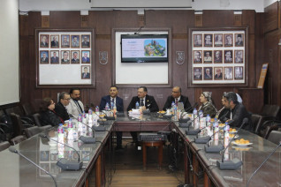 جامعة القاهرة : عقد تعاون بين مركز دراسات التصنيع والتنمية بكلية الهندسة ومجمع العلمين للبتروكيماويات لمشروع إنتاج زيت التحلل الحراري