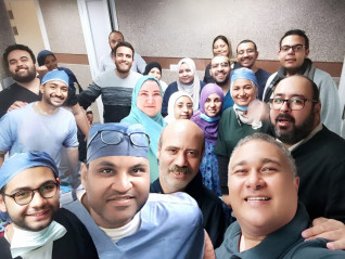 أطباء مستشفى الطلبة بجامعة القاهرة ينجحون في إجراء أول عملية زراعة قوقعة لطالبة على نفقة الجامعة