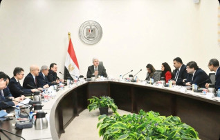وزير التعليم العالي والسفير الفرنسي يتابعان مستجدات مشروع الحرم الجامعي الجديد للجامعة الفرنسية في مصر
