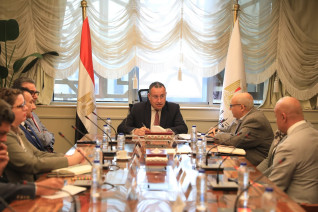 وزير التعليم العالي يبحث مع وفد جامعة رووان الأمريكية متابعة تنفيذ اتفاقية إنشاء الفرع الدولي للجامعة في مصر