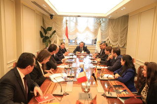 وزير التعليم العالي والسفير الفرنسي يبحثان تطورات إنشاء الحرم الجامعي الجديد للجامعة الفرنسية في مصر