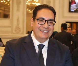 رئيس جامعة القاهرة يستعرض تقريرا عن أهم أنشطة مركز اللغات الأجنبية والترجمة التخصصية خلال العام الجامعي الجاري 2025-2026م