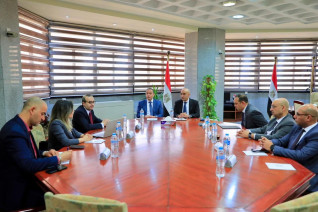 وزير التربية والتعليم يبحث مع رئيس هيئة الرقابة المالية آليات إدراج "الثقافة المالية" بالمناهج الدراسية