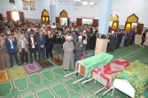 محافظ بني سويف يؤدي صلاة الجنازة  بمسجد الشيخ شمردل على ضحايا حادث انزلاق سيارة من على معدية بالفشن