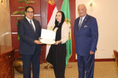 رئيس جامعة القاهرة وأمين عام مجلس الدفاع الوطني يشهدان حفل ختام التدريب الصيفي لطلاب كلية الاقتصاد والعلوم السياسية بمقر المجلس