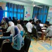 طلاب الصف الأول الثانوي الأزهري يؤدون  امتحان البرمجة والذكاء الاصطناعي عبر المنصة اليابانية «Sprix»